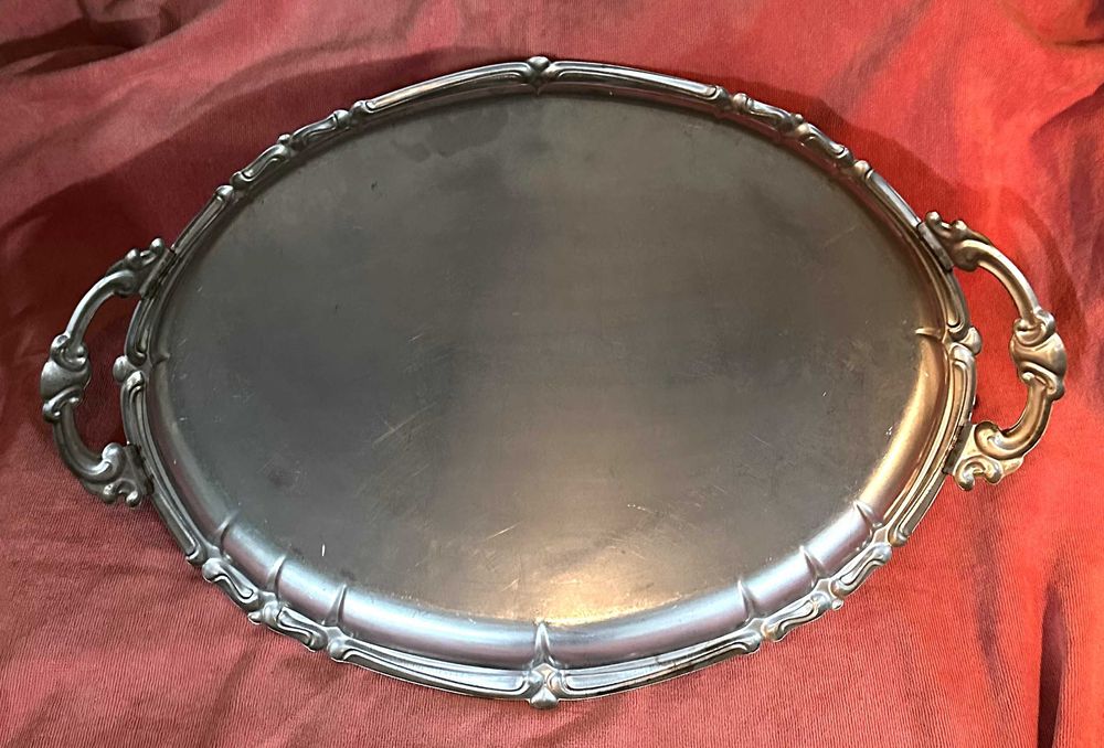 bandeja oval em aço inoxidável, com duas pegas