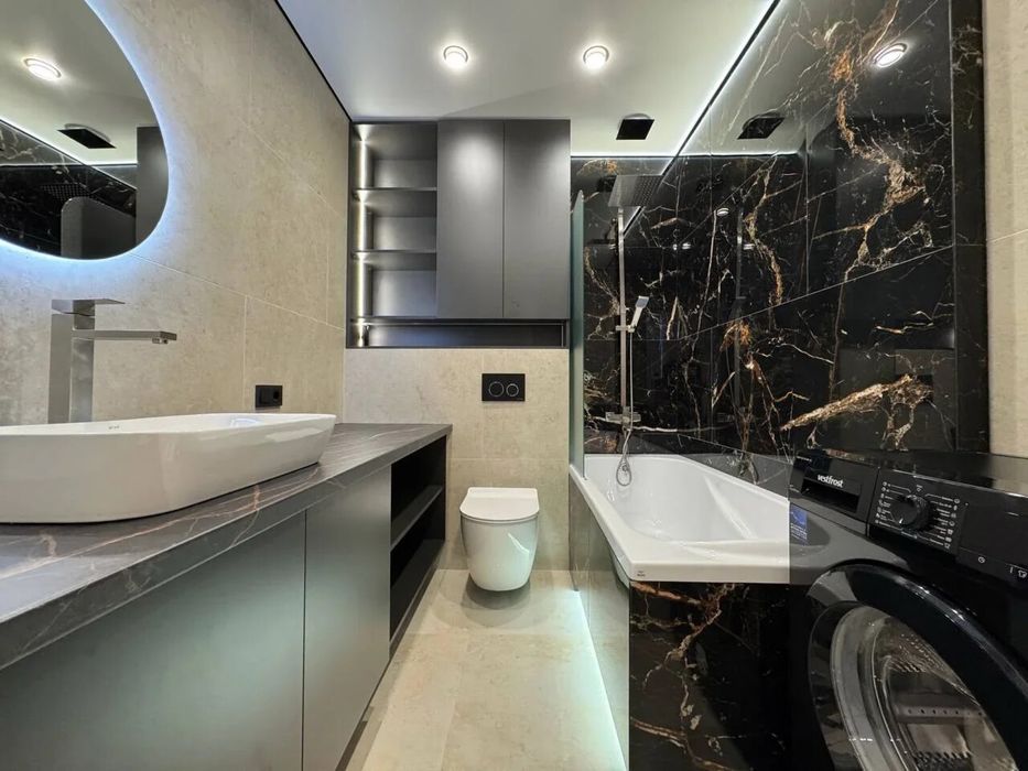 Оренда! 1.5 кім з сучасним ремонтом біля озера з басейном на даху