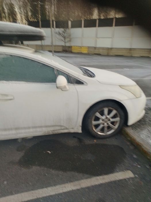 Sprzedam toyota Avensis D4D