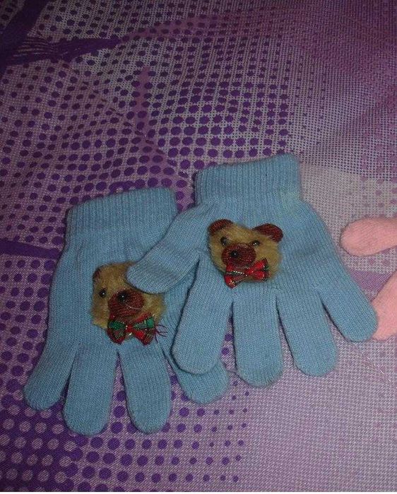 gorros e luvas de criança