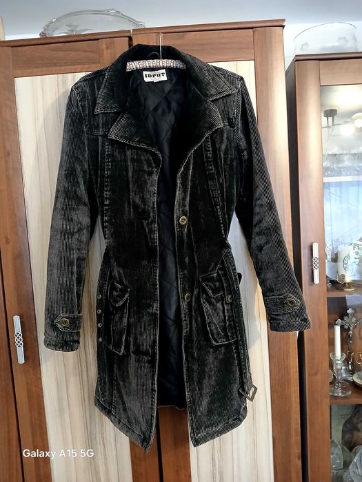 Ciepły płaszcz sztruksowy rozm. L