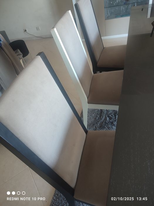 Mesa de Jantar + 6 Cadeiras