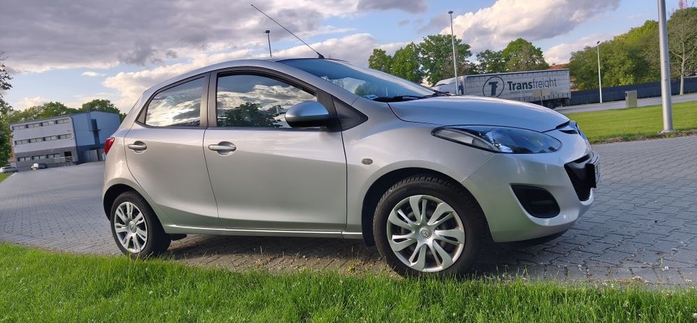 MAZDA 2 zadbana, rok  2011