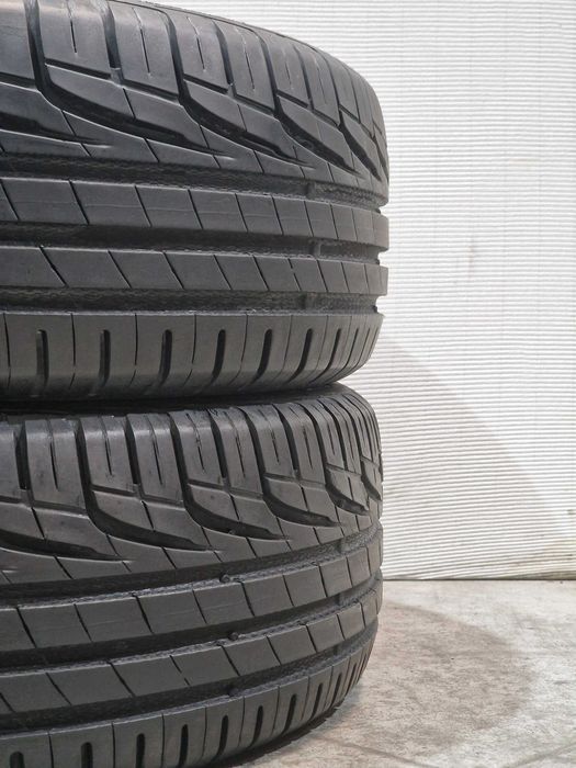 2 Pneus 215/60R17 UNIROYAL Semi Novos
