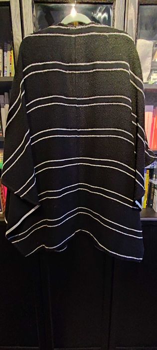 Ciepły sweter w poziome paski. Szerokie rękawy, Mango Suit Collection