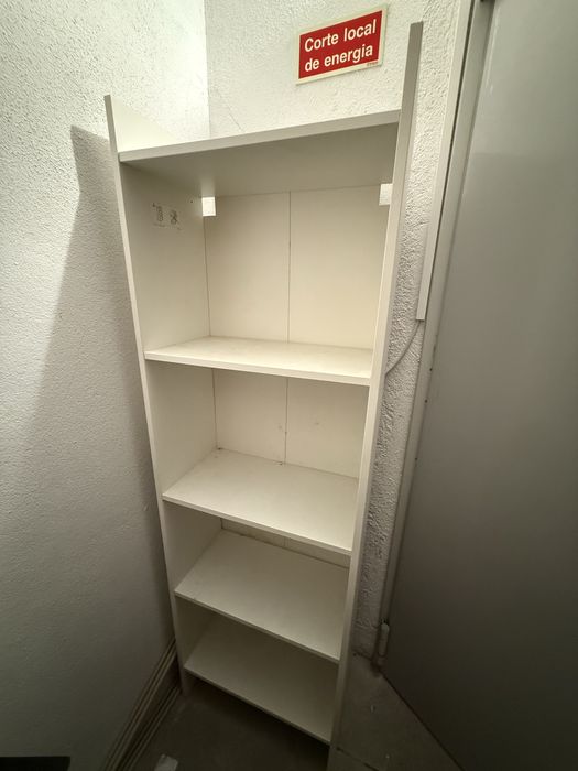 Estante IKEA branca - BAGGEBO