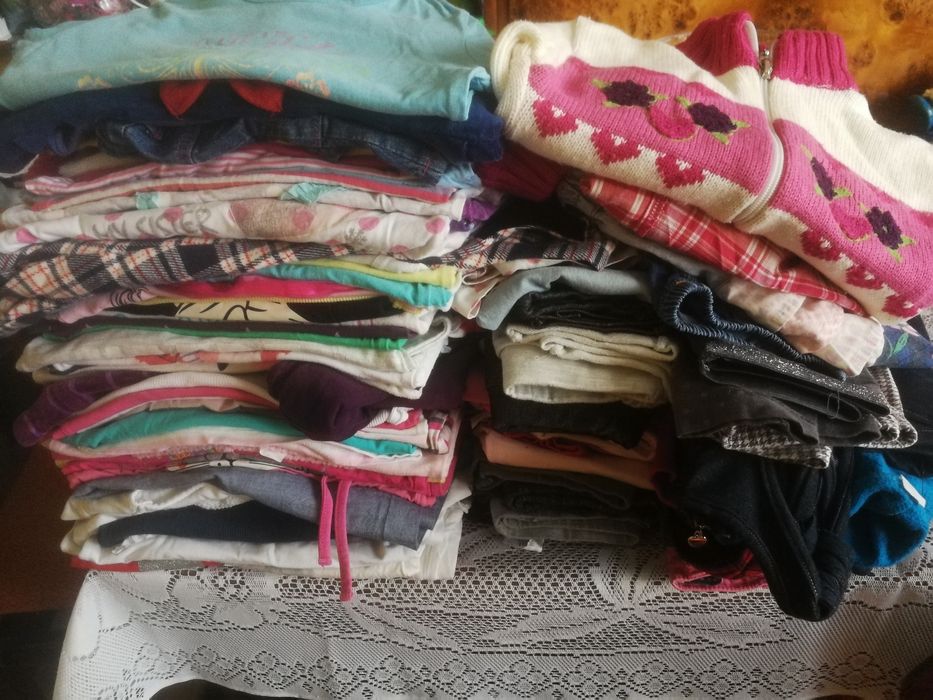 Ubranka dla dziewczynki r. 110- 116