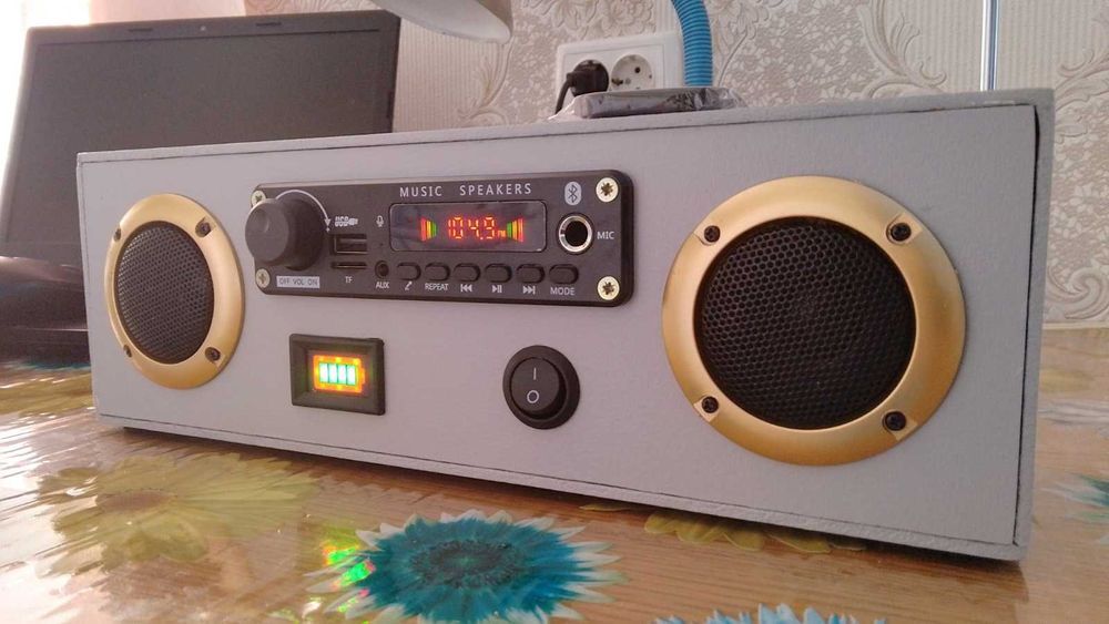 5 в 1  на аккумуляторах, мощность 10+10 Вт