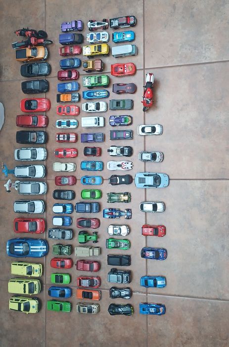 Mega Lote / Coleção de Miniaturas em Metal (67 Peças - Várias Marcas)