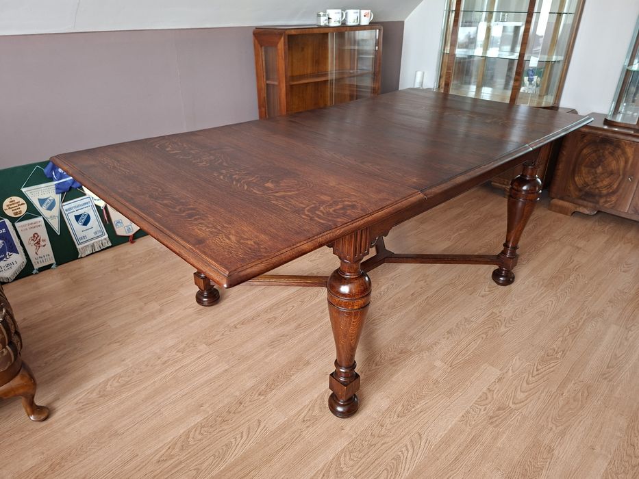 Stary dębowy stół eklektyczny