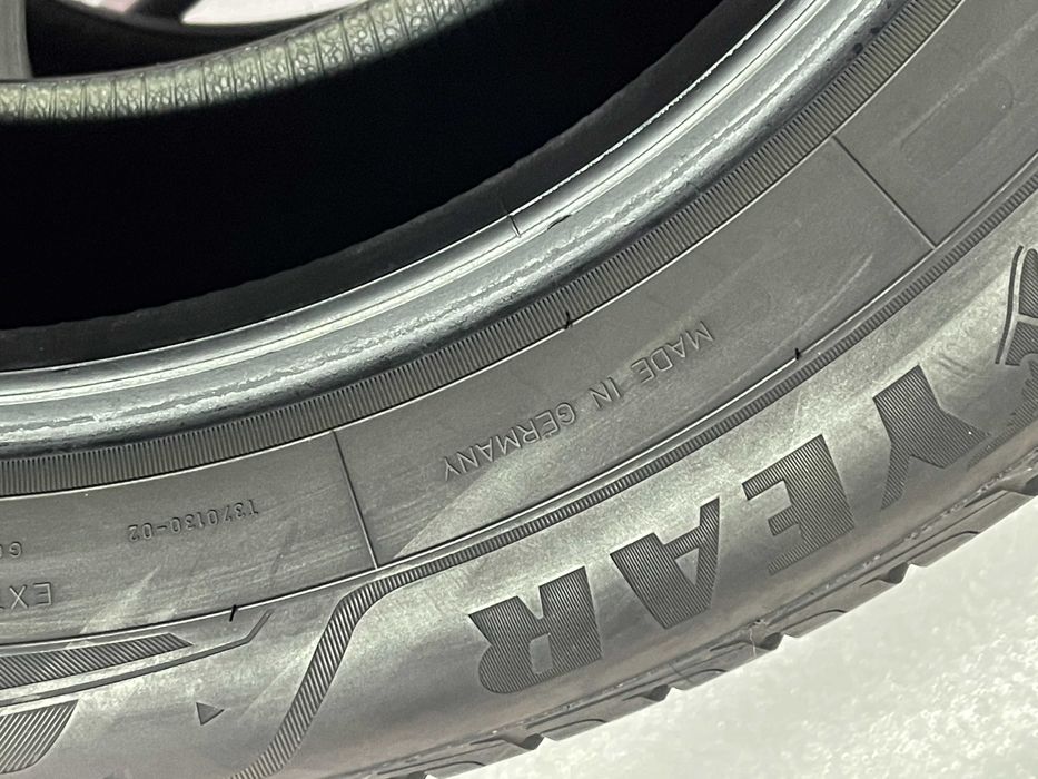 225/60 R17 Goodyear