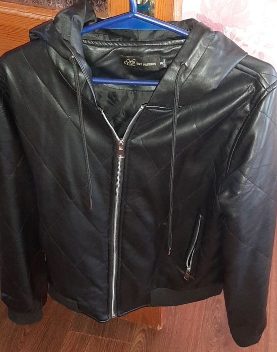 Продам куртку***