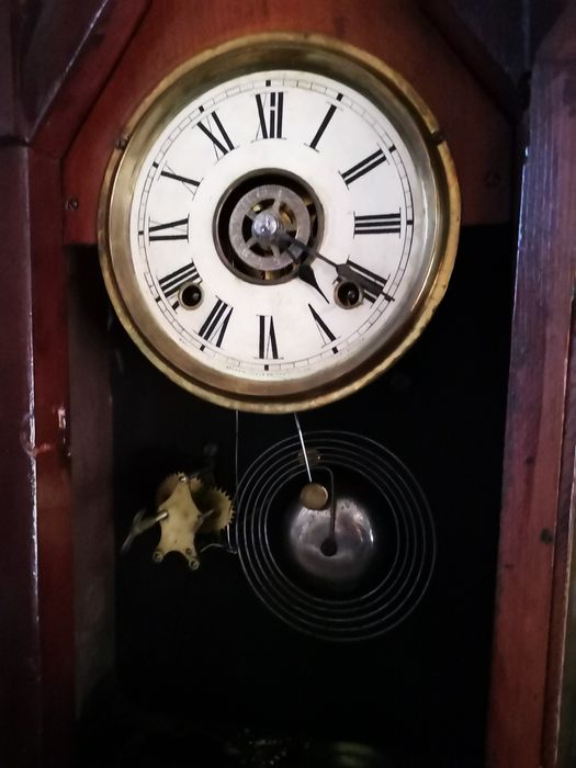 Relógio de capela antigo