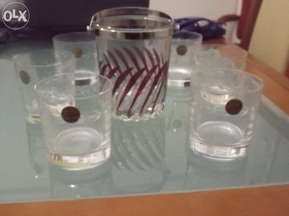 Copos cristal e balde gelo