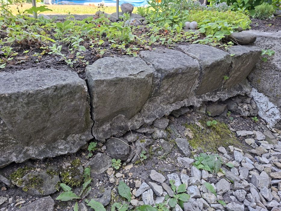 Kamienie ozdobne naturalne, szesciany.