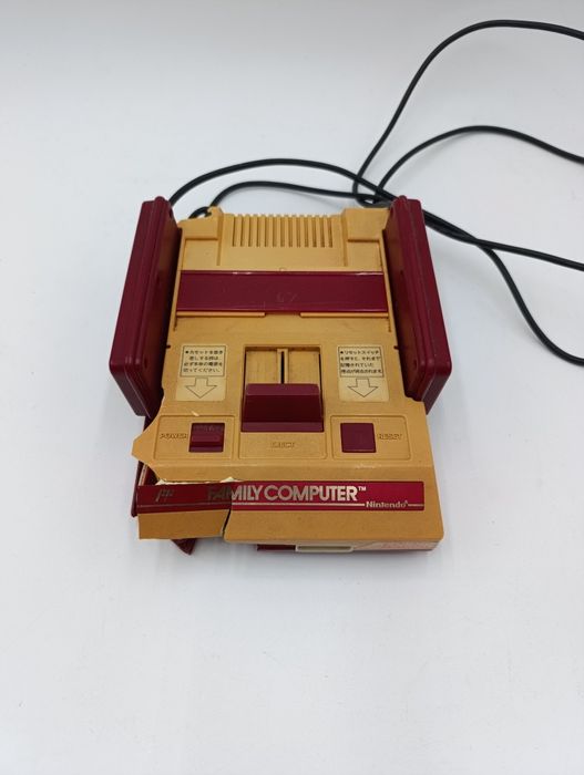 Nintendo Famicom  Pegasus Uszkodzona Retro konsola