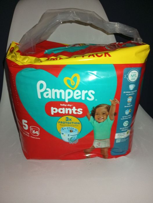 4 opakowania Pampers pants 5