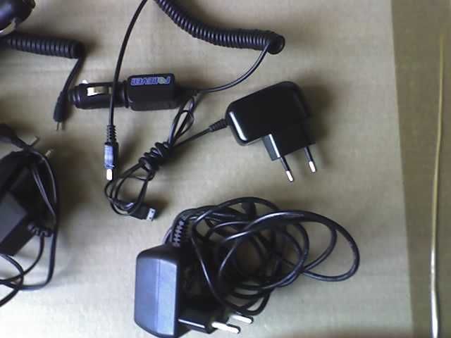 ladowarki plus sluchawkji do telefonow