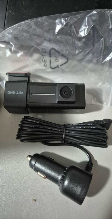 Wideorejestrator kamera samochodowaV100 QHD 32GB WiFi