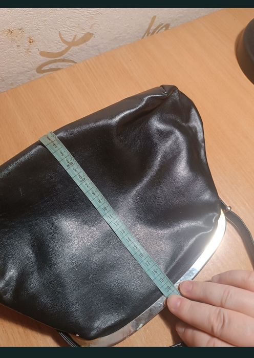 Винтажная чёрная кожаная сумка