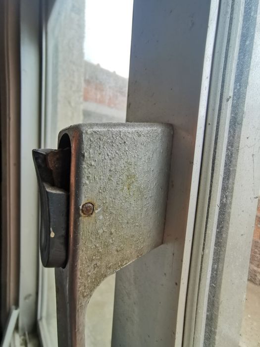 Vendo 6 janelas com estore