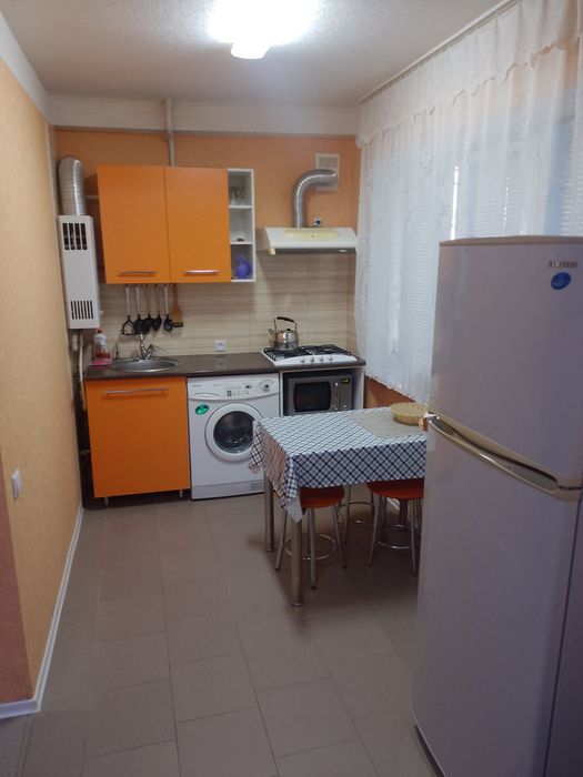 Сдаю 2-х комнатную квартиру-студию  в центре,Крытый рынок,ул.Парковая,