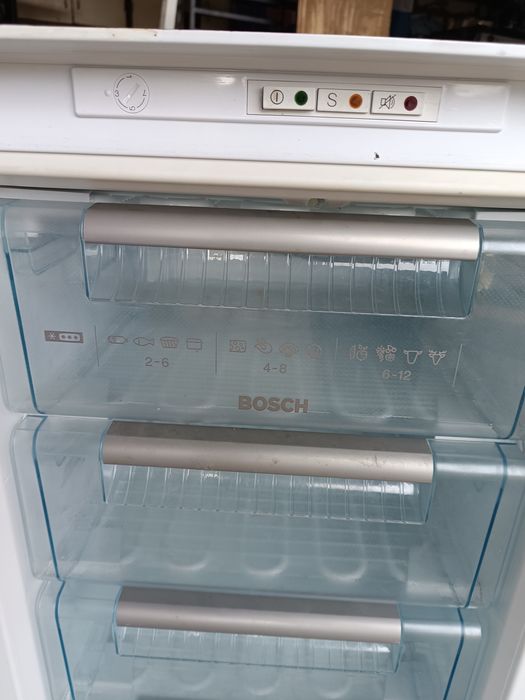 Встраиваемая морозильная камера Bosch