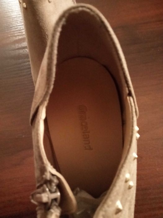 Buty firmy Graceland  38