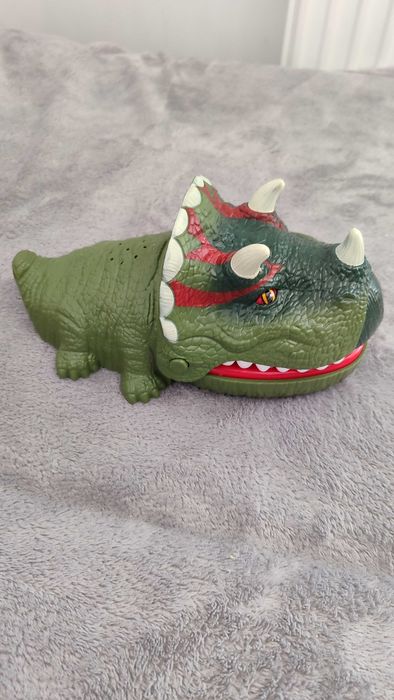 Interaktywna Gra Zręcznościowa Gryzący Dinozaur Triceratops