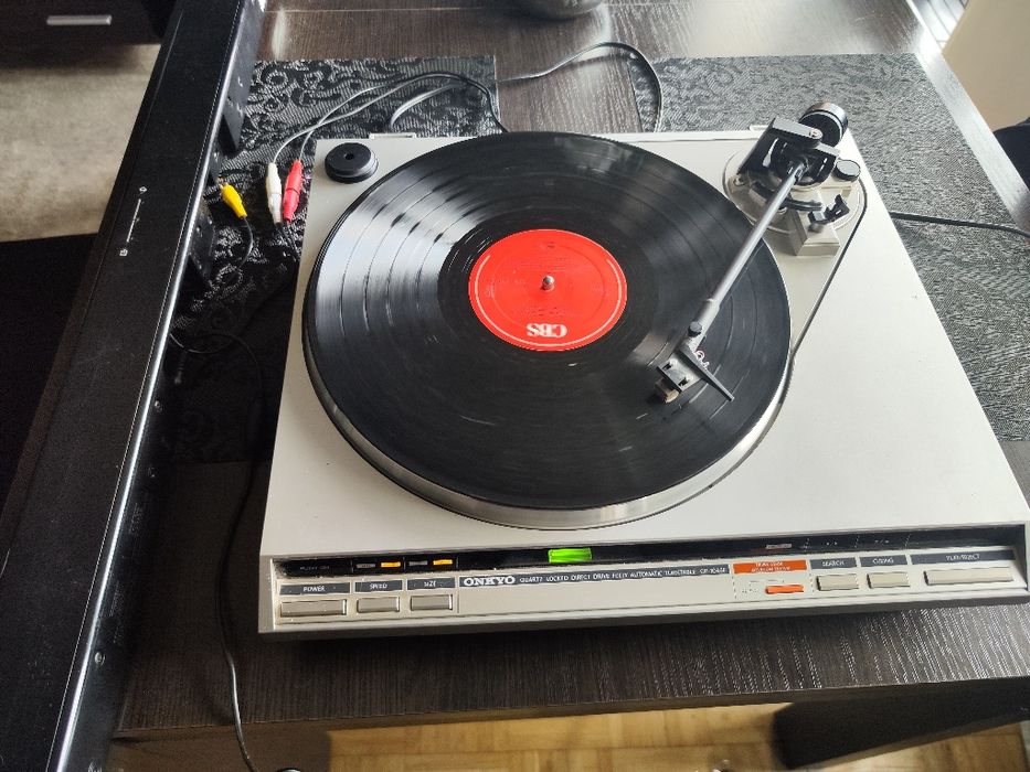 Gramofon Onkyo CP-1046F!