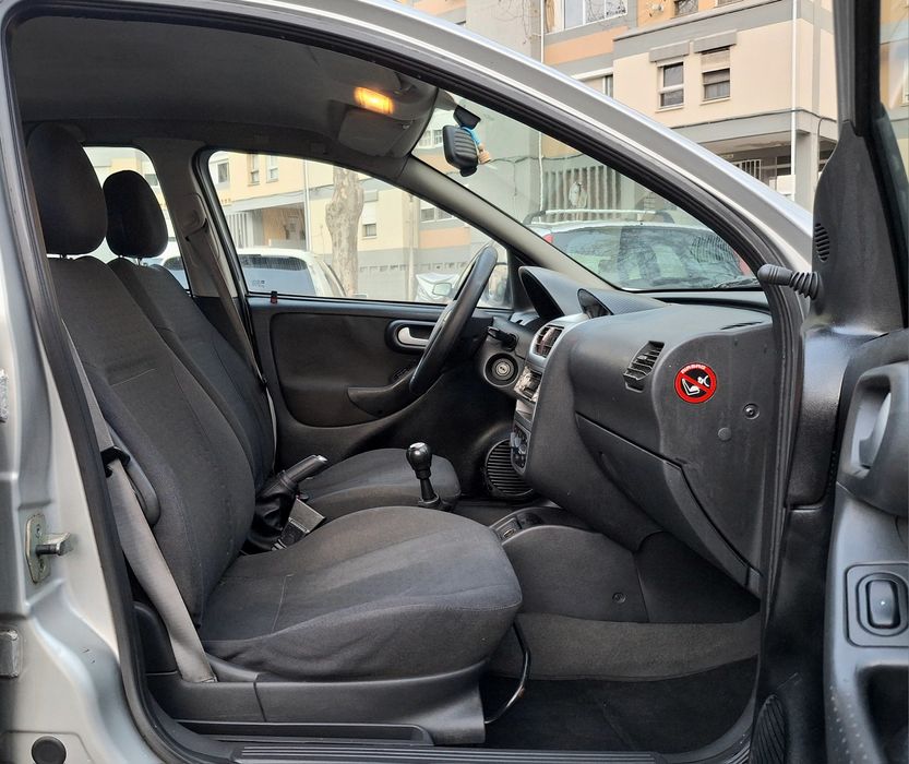 Opel Corsa 1.2i 75cv Nacional 03