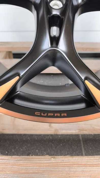 Felgi aluminiowe Cupra Formentor Vw 20" 5x112 Et 40 NOWE (OL680F)