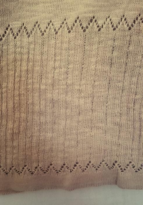 Sweter z haftem