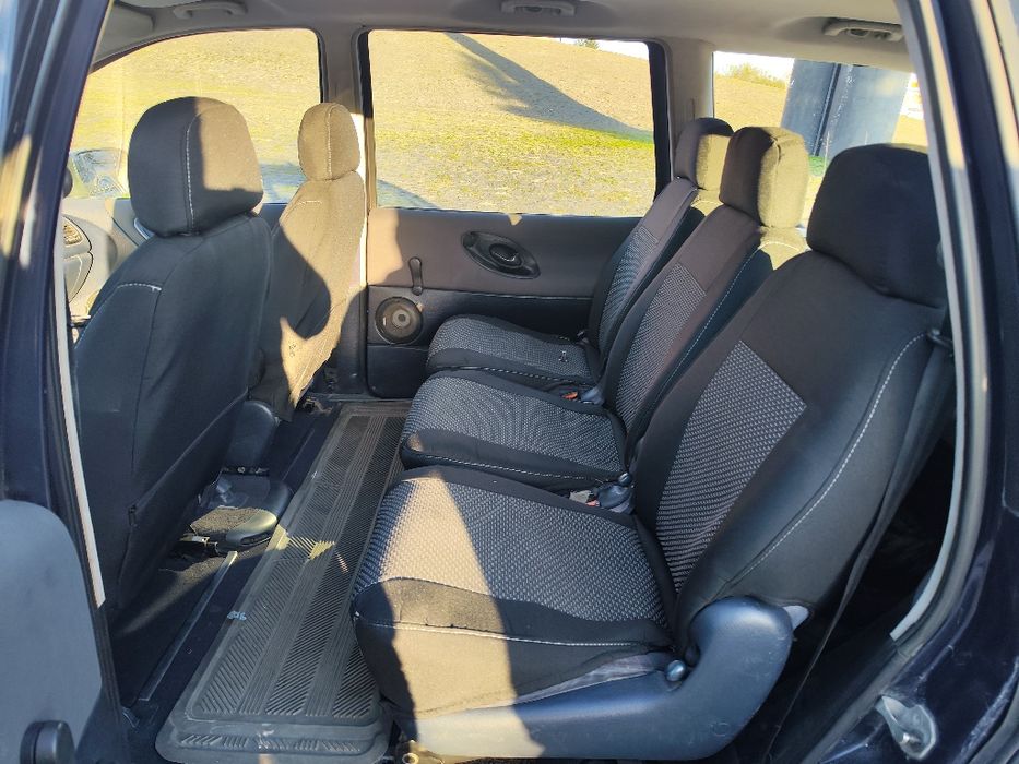 Сімейний автомобіль