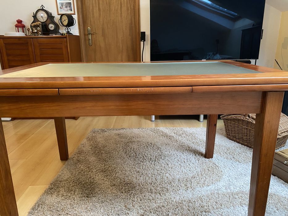 Mesa extensivel de cerejeira