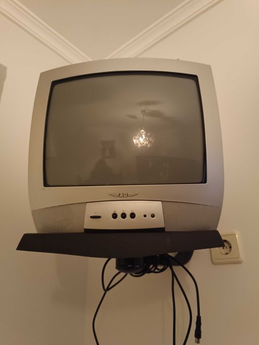 Televisão funcionante