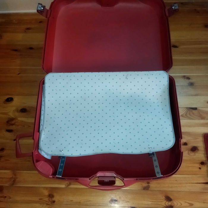 Валіза Samsonite з поліпропілену на 4-х колесах  Medium