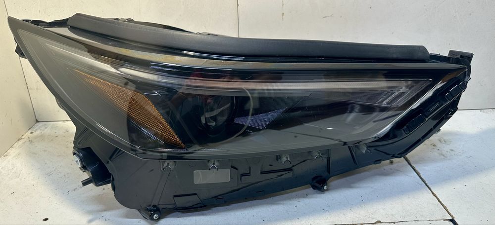 Фара правая Toyota Grand Highlander 2024 2025 USA