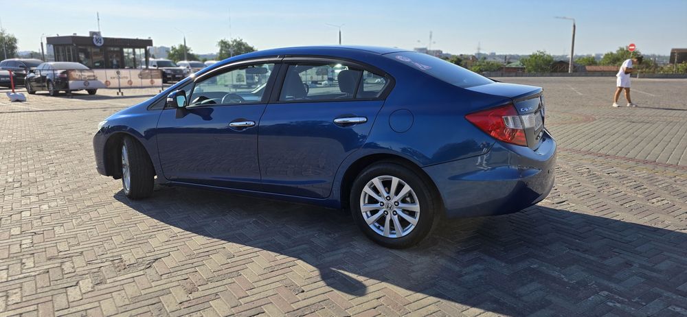 Honda Civic 2012 VIN NLAFB8660CW000363 фото оголошення 7 з 17