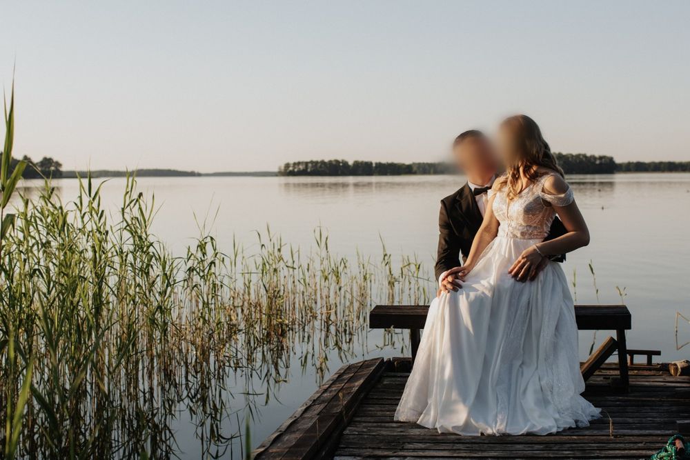 Suknia ślubna z kryształkami