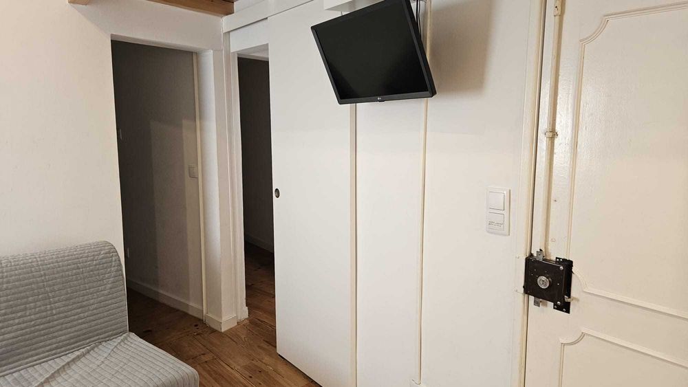 Apartamento T1+1, Rua dos Remédios, 82, Alfama