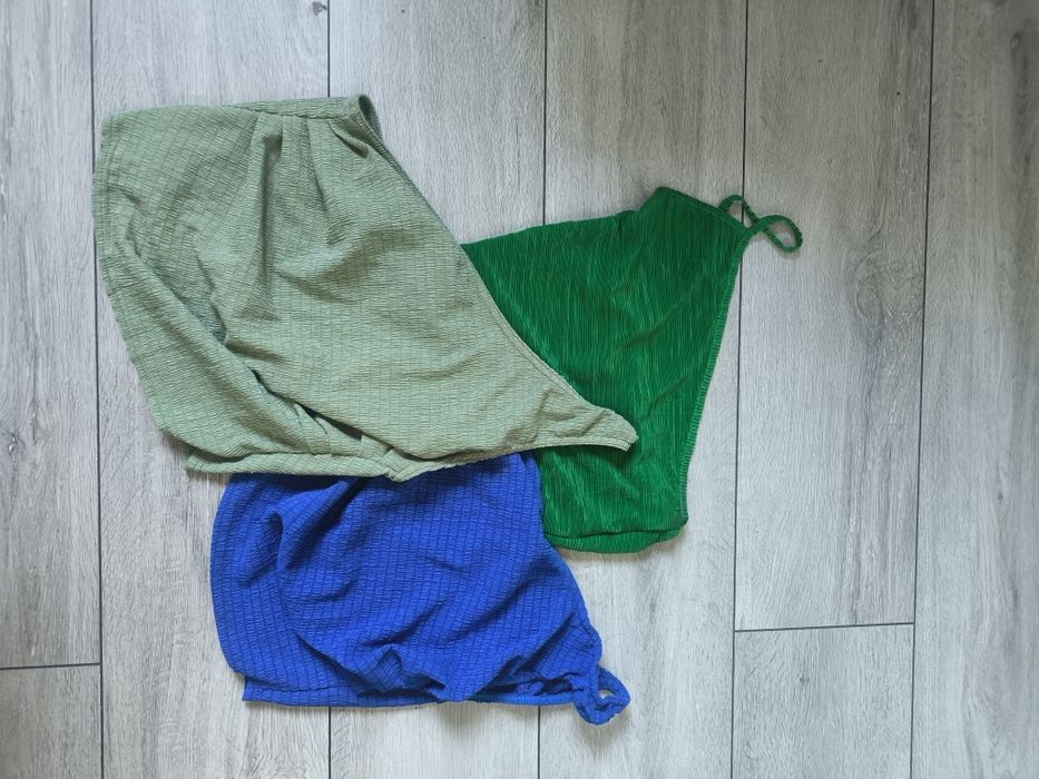 Zestaw trzech topów prettylittlething m