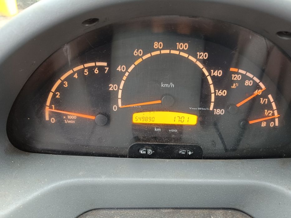 Mercedes 311D kontener