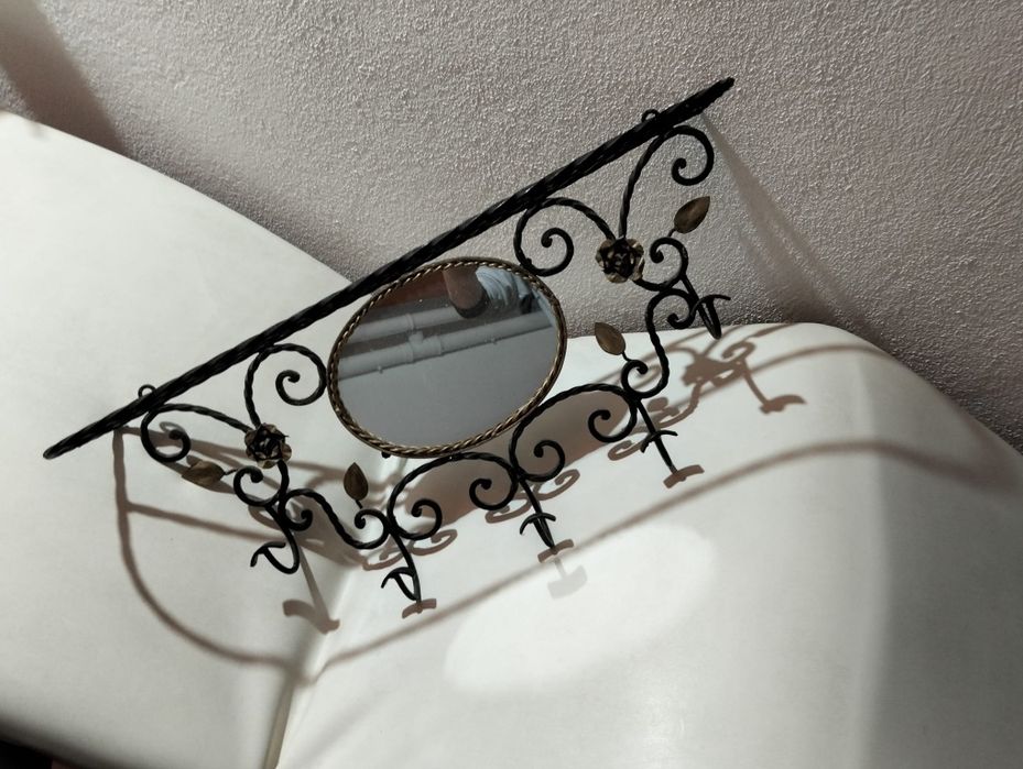 Vendo cabide bengaleiro em ferro com espelho