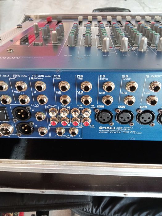 YAMAHA Mixer 16/4 com mala THON - Top ! Clássico !