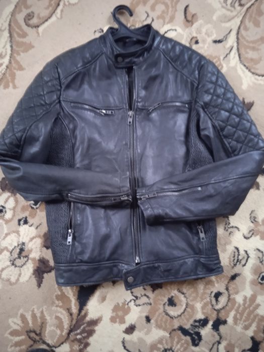 Мото куртка шкіряна.