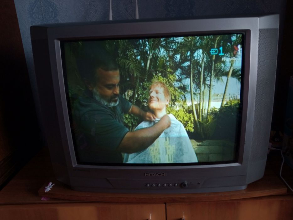 Телевізор Hitachi в гарному стані