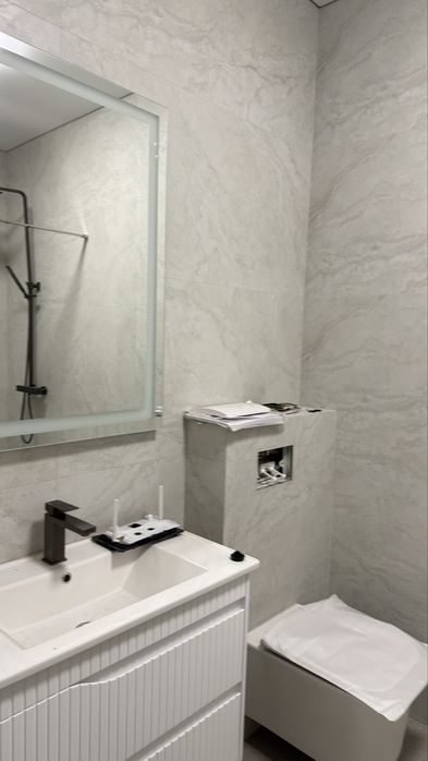 Продаж 2к квартири з ремонтом без мебелі ЖК Сенк є гардероб | Центр