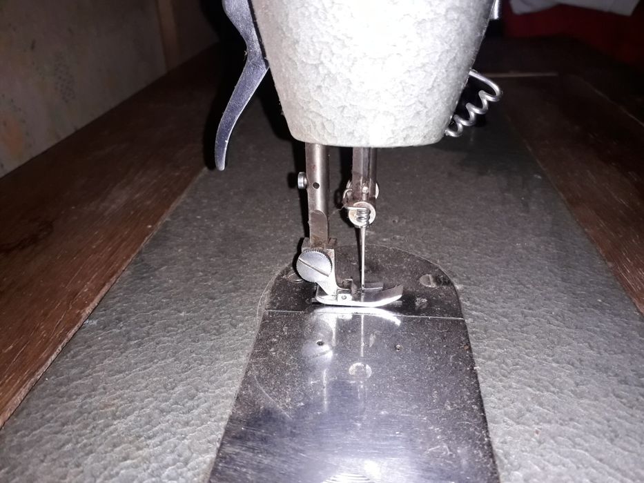 Швейная машина Lucznik Лучник Польша ремонт пошив одежды