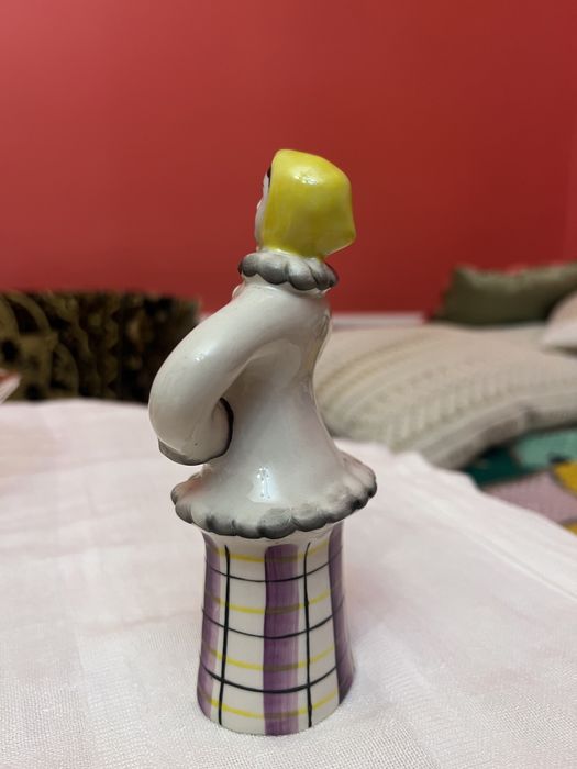 Порцелянова статуетка «Зима» дівчинка в кожушку Гжель